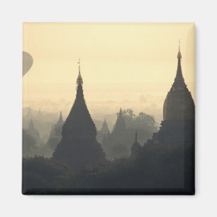 Asien, Burma, (Myanmar), Pagan (Bagan) Heißluftbal Magnet