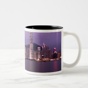 Asien, China, Hongkong, City-Skyline und Zweifarbige Tasse