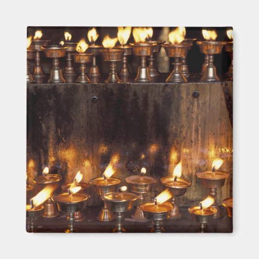 Asien, China, Tibet, Lhasa. Flammen des Gebets, Magnet (Vorne)