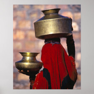 Asien, Indien, Rajasthan. Eine Einheimische in ein Poster