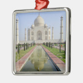 Asien, Indien, Uttar Pradesh, Agra. Taj 5 Ornament Aus Metall (Links)