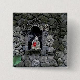 Asien, Indonesien, Bali. Ein Buddha-Schrein Button