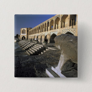 Asien, Iran, Isfahan. Pol-e Khaju-Brücke. Button