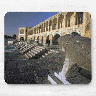 Asien, Iran, Isfahan. Pol-e-Khaju-Brücke. Mousepad
