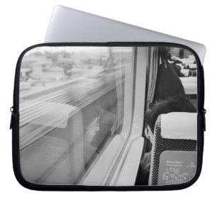 Asien, Japan. An Bord des Shinkansen-Bullet-Zugs Laptopschutzhülle