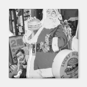 Asien, Japan, Hakodate. Weihnachtsmann in Japan Magnet