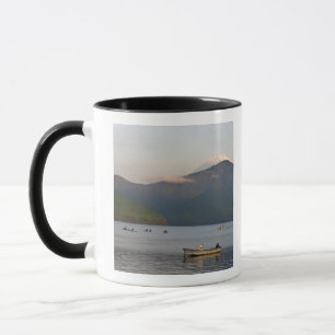 Asien, Japan, Hakone. Früh morgens Aussicht auf d Tasse