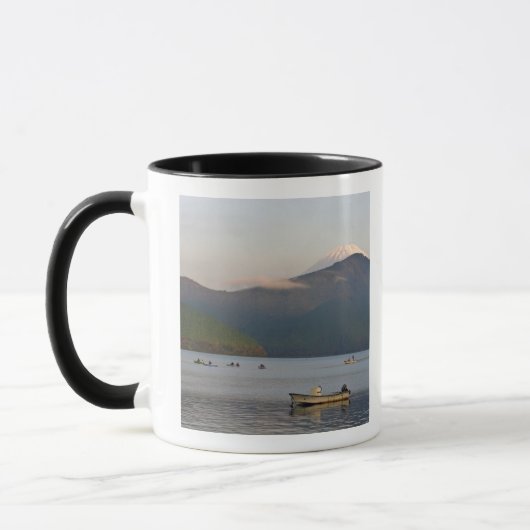 Asien, Japan, Hakone. Früh morgens Aussicht auf de Tasse (Links)