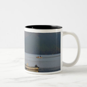 Asien, Japan, Hakone. Früh morgens Aussicht auf de Zweifarbige Tasse