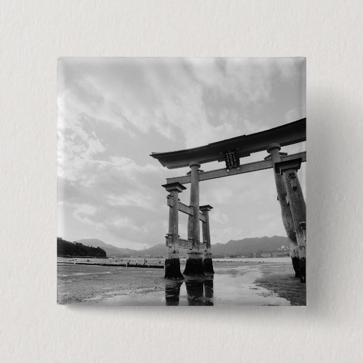 Asien, Japan, Myajima. Torri-Tor 2 Button (Vorderseite)