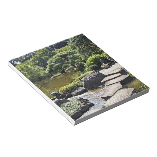 Asien, Japan, Tokio. Der japanische Garten im Notizblock (angewinkelt)