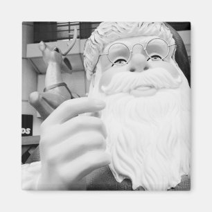 Asien, Japan, Tokio. Der Weihnachtsmann in Ikebuku Magnet