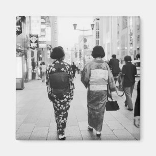 Asien, Japan, Tokio. Geishas auf der Ginza. Magnet