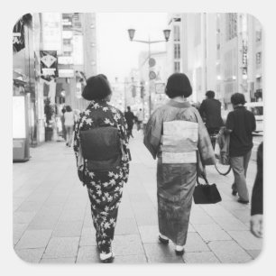 Asien, Japan, Tokio. Geishas auf der Ginza. Quadratischer Aufkleber
