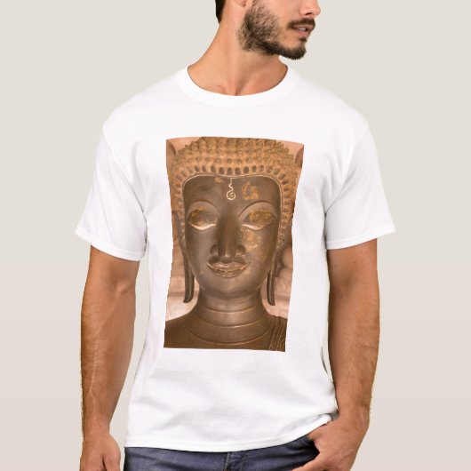 Asien, Laos, Vientiane, Bronze-Skulptur in Wat T-Shirt (Vorderseite)