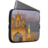 Asien, Laos, Vientiane. Der Luang-Tempel. Laptopschutzhülle (Vorne Rechts)