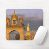 Asien, Laos, Vientiane. Der Luang-Tempel. Mousepad (Mit Mouse)