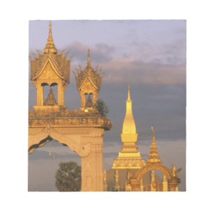 Asien, Laos, Vientiane. That Luang Tempel. Notizblock