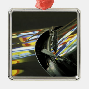 Asien, Malaysia, Melaka. Neonreflexionen im Auto Ornament Aus Metall