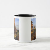 Asien, Myanmar, Bagan. Antike Tempel und Tasse (Zentrum)