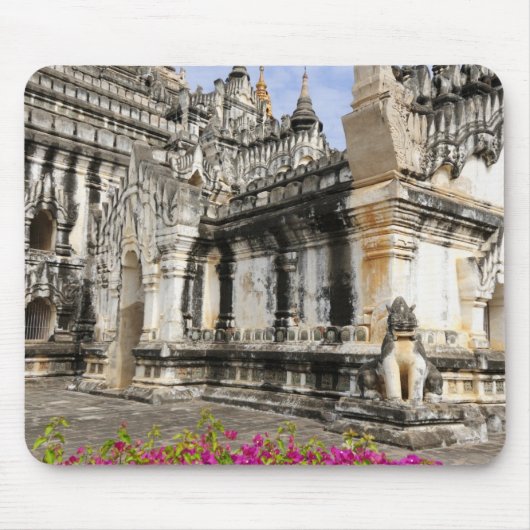 Asien, Myanmar (Birma), Bagan (Heide). Die Ananda Mousepad (Vorne)