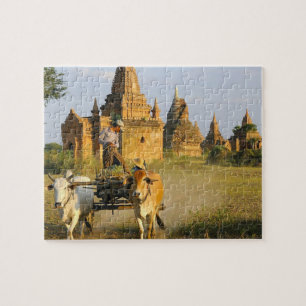 Asien, Myanmar (Burma), Bagan (Pagan). Ein Karren  Puzzle