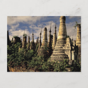 Asien, Myanmar, Inle-See. Alte Ruinen von Postkarte