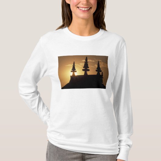 Asien, Nepal, Kathmandu. Boudhanath Stupa. T-Shirt (Vorderseite)