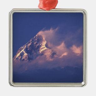 Asien, Nepal. Machhapuchhase Silbernes Ornament