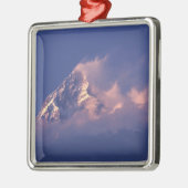 Asien, Nepal. Machhapuchhase Silbernes Ornament (Links)