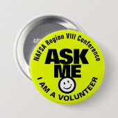 Ask me I am a volunteer bright yellow green black Button (Vorne & Hinten)