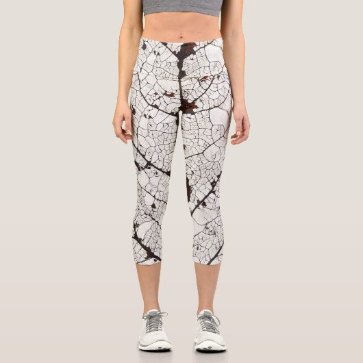 Aspen Leaf Skeleton 1 Capri Leggings (Vorderseite)