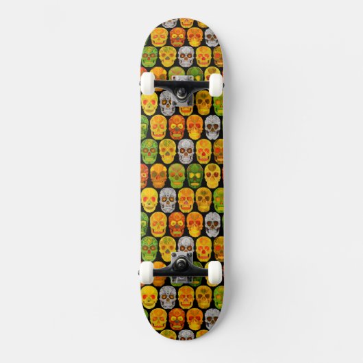 Aspen Leaf Skulls nahtloses Muster 2018 Skateboard (Vorderseite)