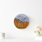 Aspen trees with the Teton mountain range Runde Wanduhr (Zuhause)