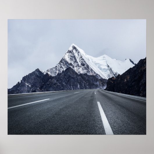 Asphalt Road vor dem Schneeberg Poster (Vorne)