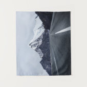 Asphaltstraße vor Schnee-Berg Wandteppich (Vorderseite)