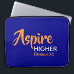 ASPIRE HIGHER Inspirational Christlich Blue Laptopschutzhülle<br><div class="desc">Inspirationsbotschaft - Aspire Higher - mit Schriftzeichen Colossians 3:2 "Set deinen Geist auf die Dinge oben". Eine motivierend Nachricht, einfach aber stilvoll dargestellt. Text ist vollständig anpassbar, sodass Sie mit Ihrer eigenen Lieblingsnachricht und Scripturreferenz personalisieren können, oder Sie können verlassen, wie es ist. Ein großartiges Geschenk das ganze Jahr über...</div>