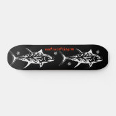 Assassin Fishing - Schwarzes Skateboard für Stämme (Horizontal)