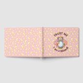 Assistent mit Ball Gästebuch (Voll)