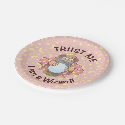 Assistent mit Ball Pappteller (Schrägansicht)