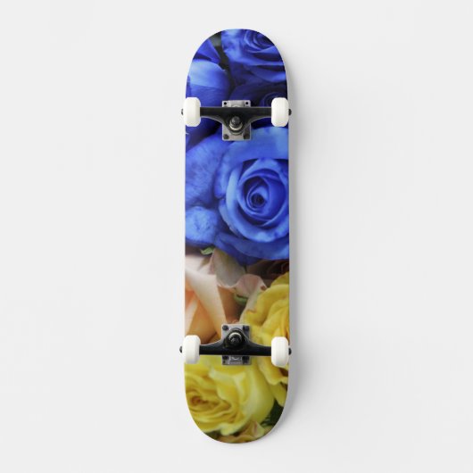 Assorted fresh rose bouquets skateboard (Vorderseite)