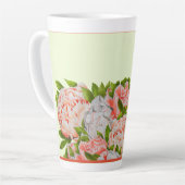 Assortierte Peonies auf einer großen Latte-Tasse Milchtasse (Linke Ecke)