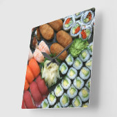 Assortment of Japanese Sushi Quadratische Wanduhr (Winkel)