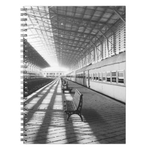 Assuan Ägypten, Innenraum des Bahnhofs am Assuan-D Notizblock