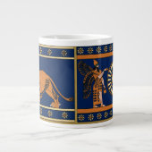 Assyrianisches Retromuster Jumbo-Tasse (Vorderseite)