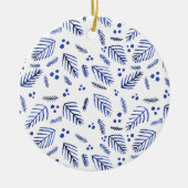 Äste und Beeren von Weihnachtsbaumen - blau Keramik Ornament (Vorne)