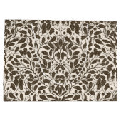 Äste und Blätter aus Eichen, Damastmuster in braun Große Geschenktüte (Rückseite)