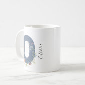 Ästhetische Aquarellfarben Blumenbrief O Monogramm Kaffeetasse (Vorderseite Links)
