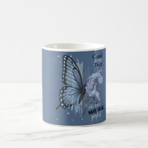 Ästhetischer blauer Schmetterling Motivationszitat Kaffeetasse