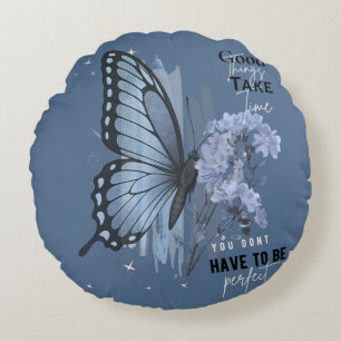 Ästhetischer blauer Schmetterling Motivationszitat Rundes Kissen